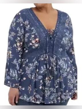 Torrid sz 2 2x plus Navy Floral Boho Peasant Blouse v neck baby doll bell sleeve